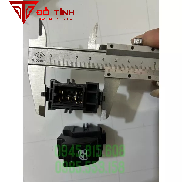 Công tắc bấm kính HOWO. Bấm kính xe tải trung quốc Số 8.