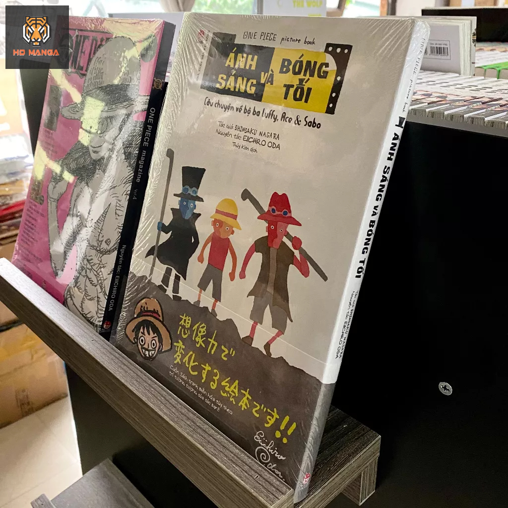 Sách - Tuyển tập tranh - One Piece Picture Book - Ánh sáng và Bóng tối