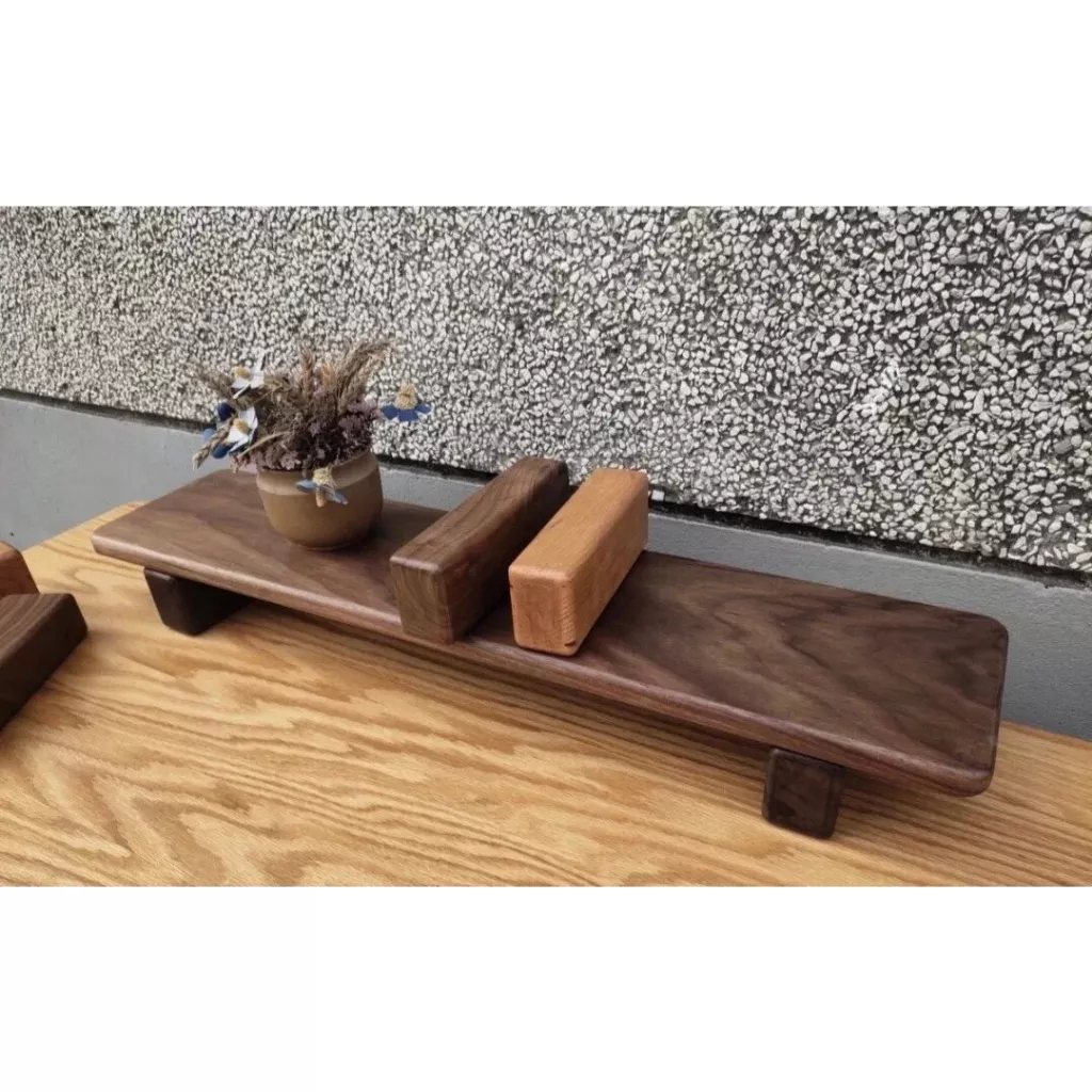 Kệ màn hình máy tính chất liệu gỗ tự nhiên