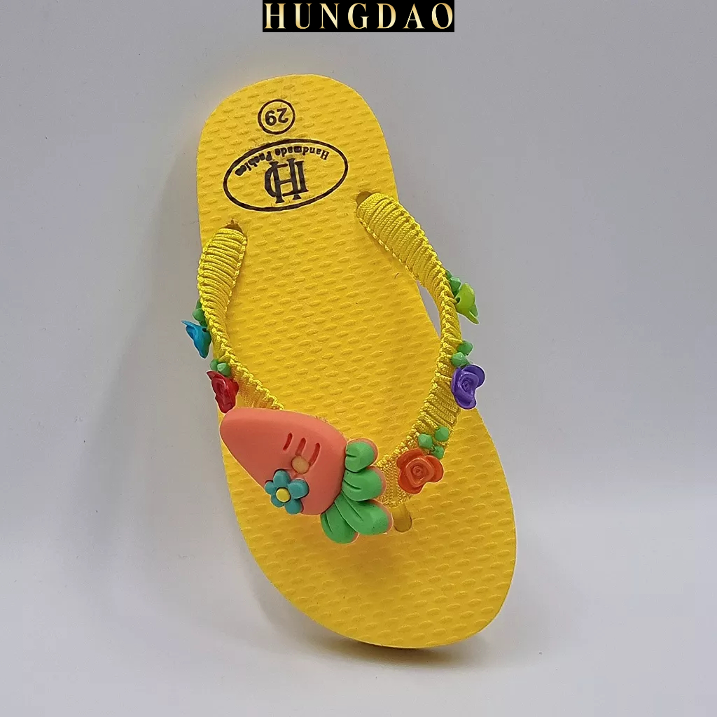 Dép kẹp cho bé gái HD đính sticker carot cute mang đi chơi có đế chống trơn trượt đủ size nhiều màu