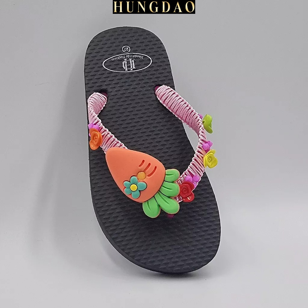 Dép kẹp cho bé gái HD đính sticker carot cute mang đi chơi có đế chống trơn trượt đủ size nhiều màu