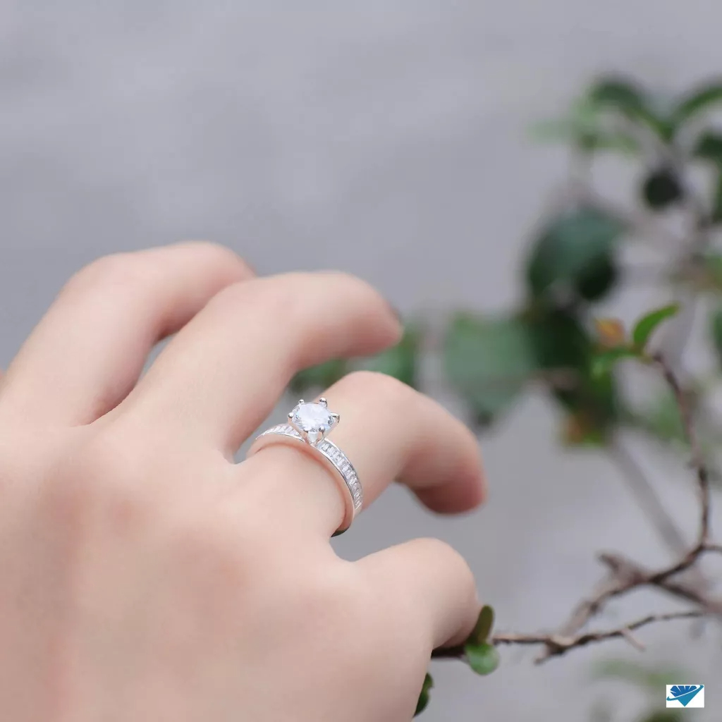 Nhẫn nữ đá ghết bạc ta