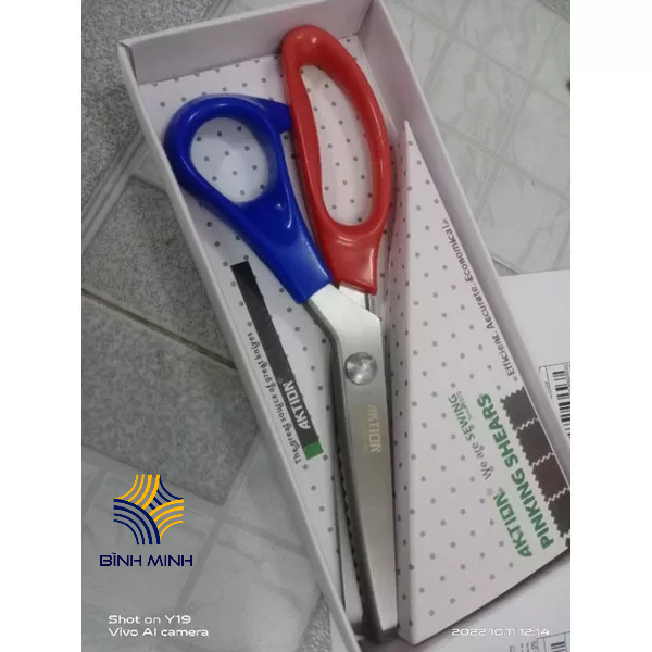 Kéo răng cưa cắt may vải công nghiệp TC-230 AKTION