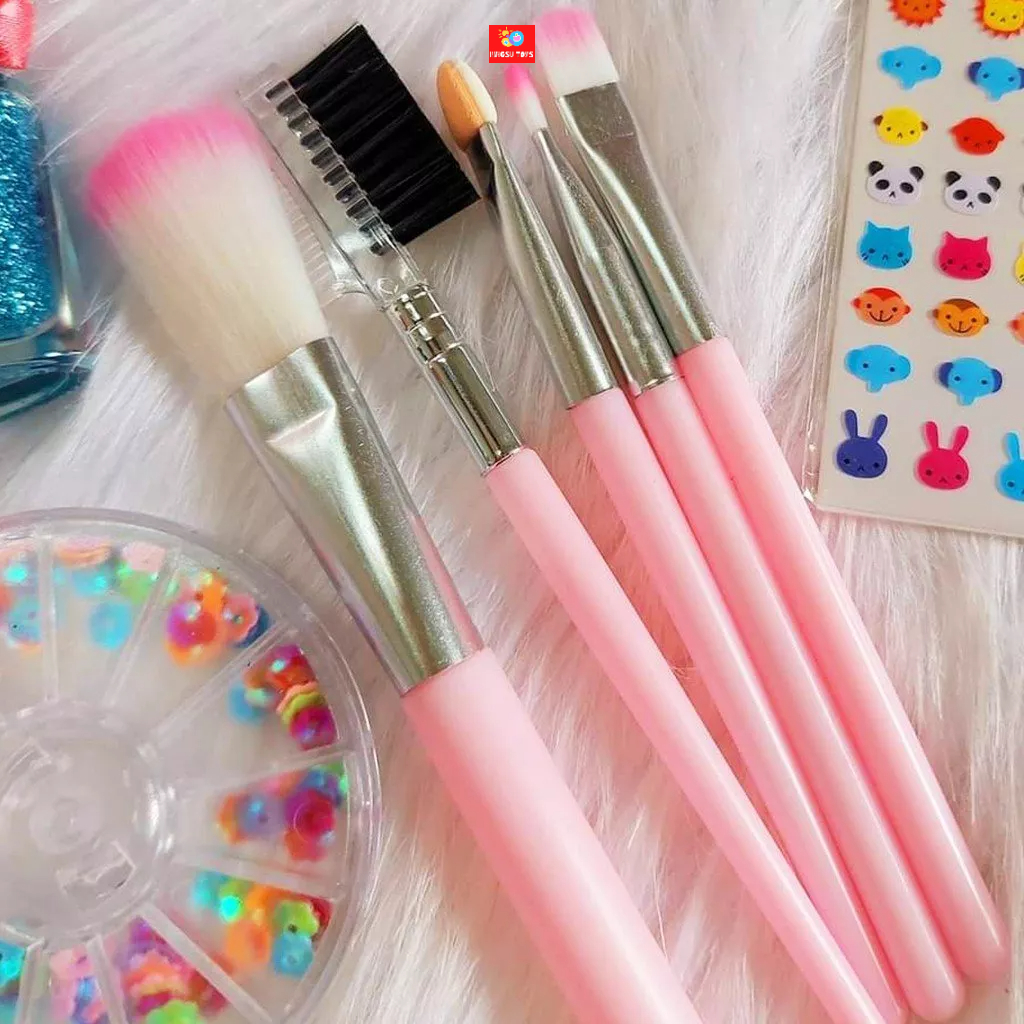 Đồ chơi hộp vali trang điểm làm nail cho bé gái dễ làm sạch với nước, an toàn cho bé