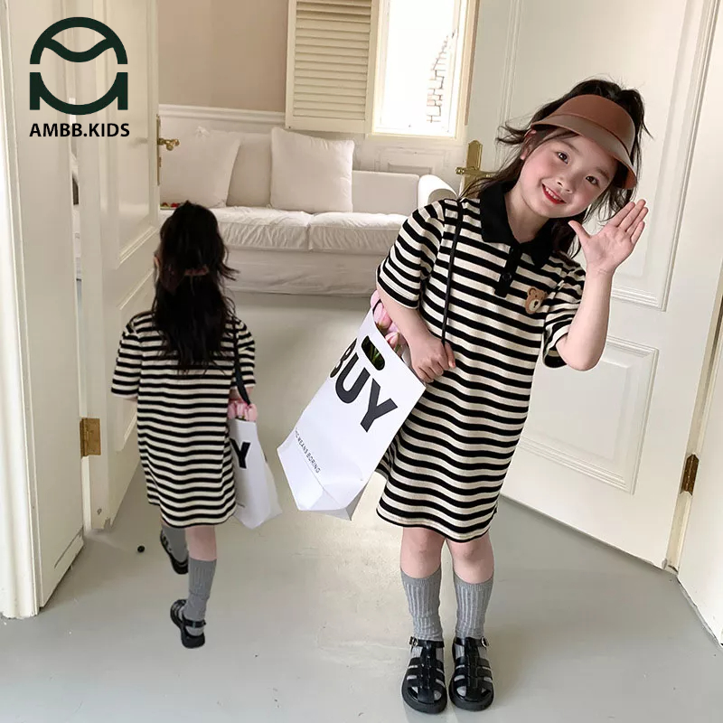 Váy đầm thun kẻ sọc ngang AMBBKIDS, form suông tay rơi phong cách Hàn Quốc cho bé gái - Váy cho bé mùa hè 2023