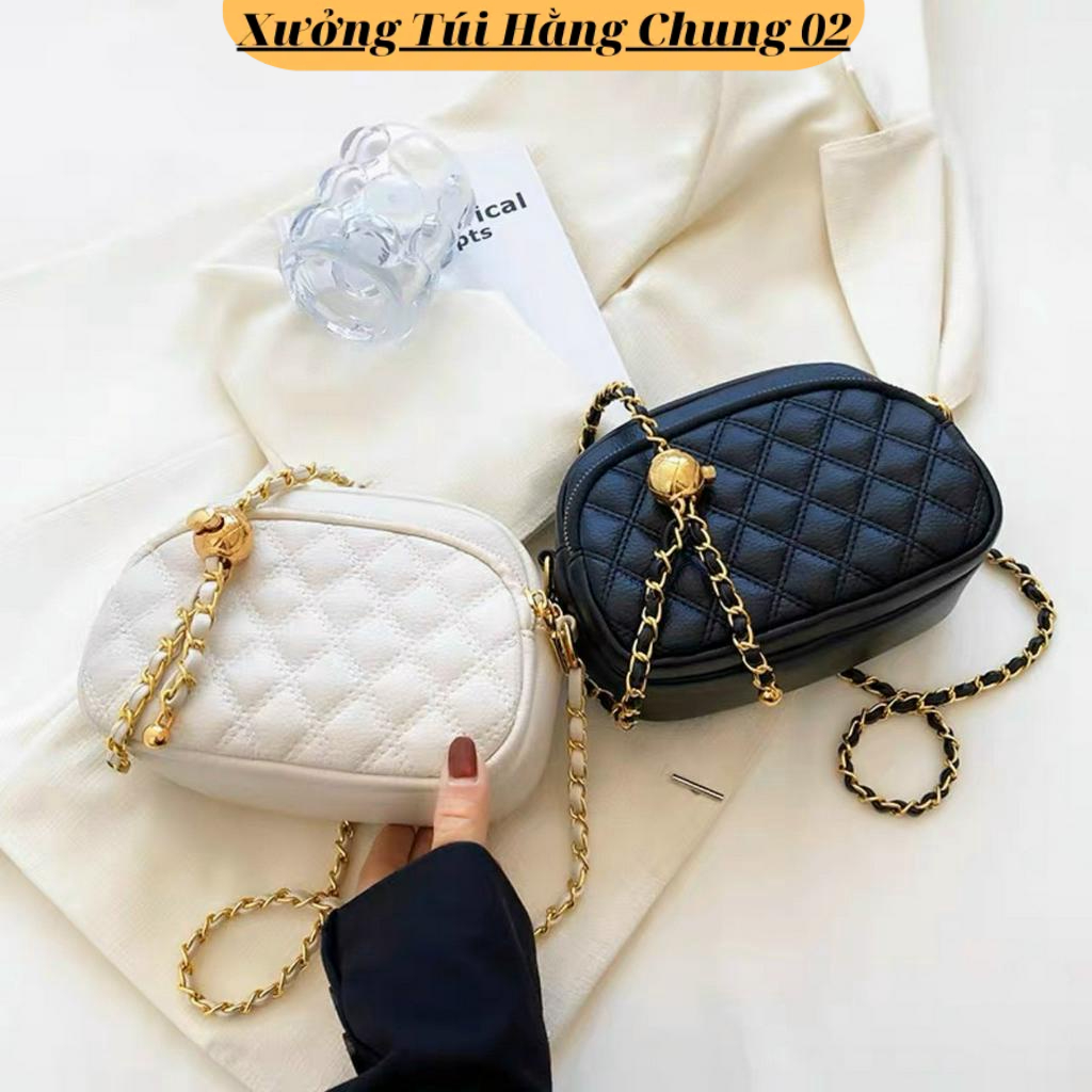 Túi xách nữ đeo chéo hai màu đen trắng phối dây xích size nhỏ phong cách trẻ trung