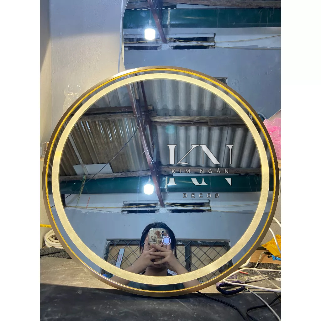 GƯƠNG LED NHIỀU MÀU KHUNG VÀNG SANG TRỌNG