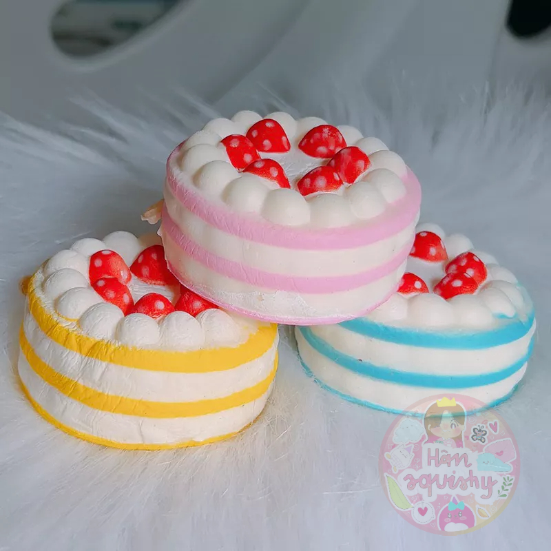 Squishy bánh kem dâu chất Nhật mềm thơm siêu xinh
