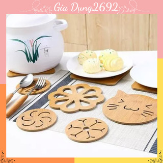 Miếng lót nồi họa tiết bằng gỗ.