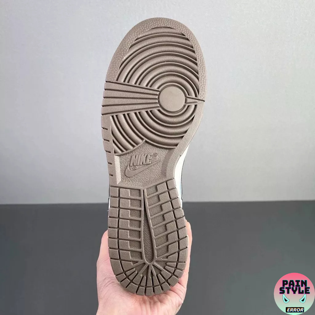 Giày Sb Dunk Low lấy cảm hứng của M10