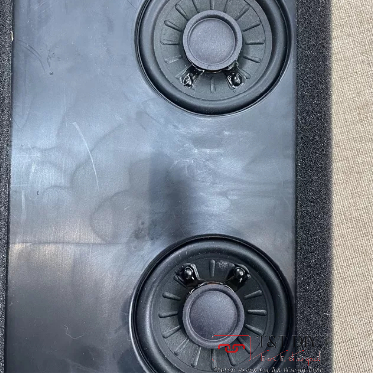 Cụm loa Onkyo đôi 2.5-inch gồm 2 loa tròn và 1 loa Ô van, từ neodymium toàn dải âm thanh cực hay