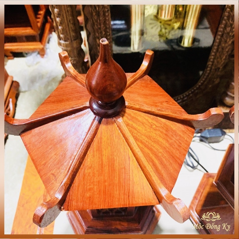 Đèn thờ mái chùa gỗ hương ta cao 48cm