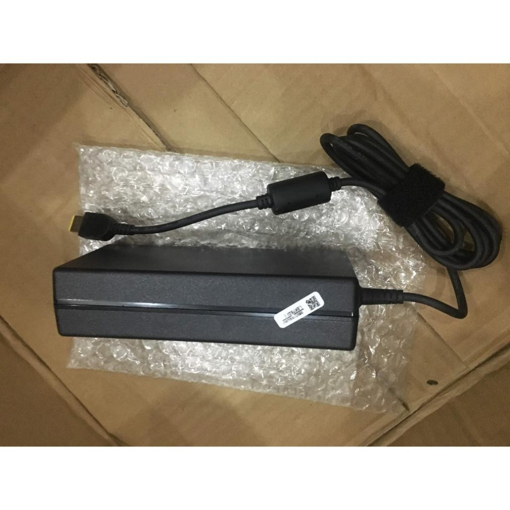 chân usb vuông màu vàng