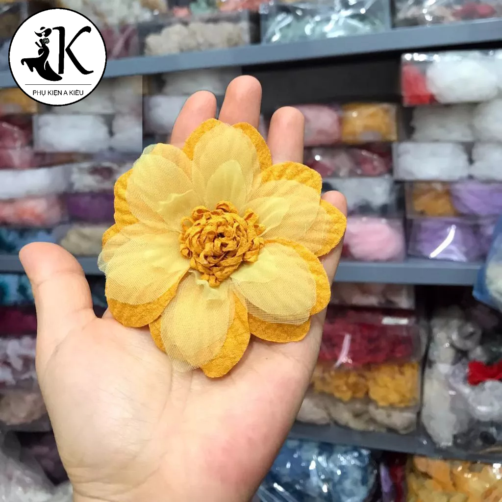 Hoa Cài Hàn Quốc Sang Trọng Cho Áo, Váy, Nón