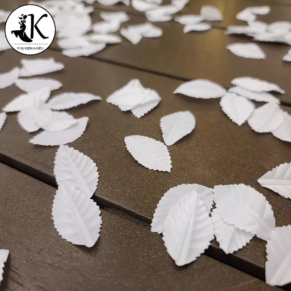 Hoa Trắng Gắn Váy, Áo, Túi, Nón, Handmade