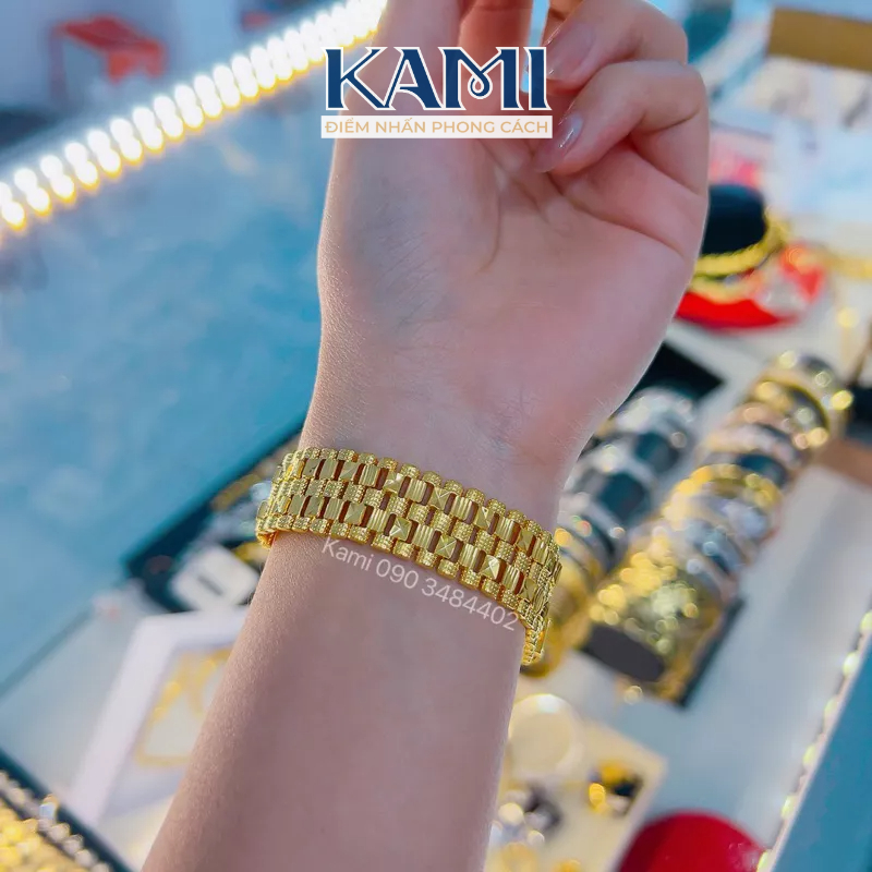 Lắc tay bản chạm khoá bấm mạ vàng bền màu Kami V2114