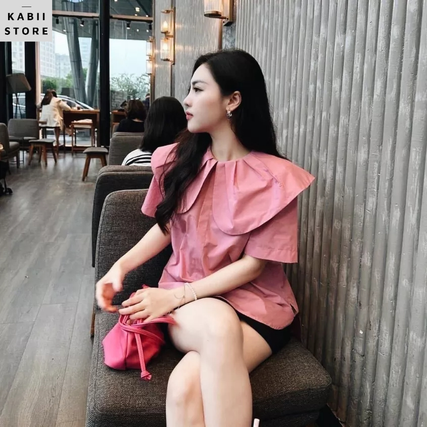Áo sơ mi tay cộc phối cổ bèo 2 màu xanh-hồng KABII, chất nhẹ mát, cổ sen mới mẻ, lên đồ trẻ trung cực kì full size