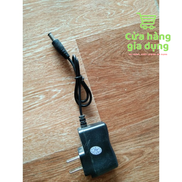 DÂY SẠC ĐÈN PIN ĐỘI ĐẦU 2 CHẤU VÀ CHUI TRÒN