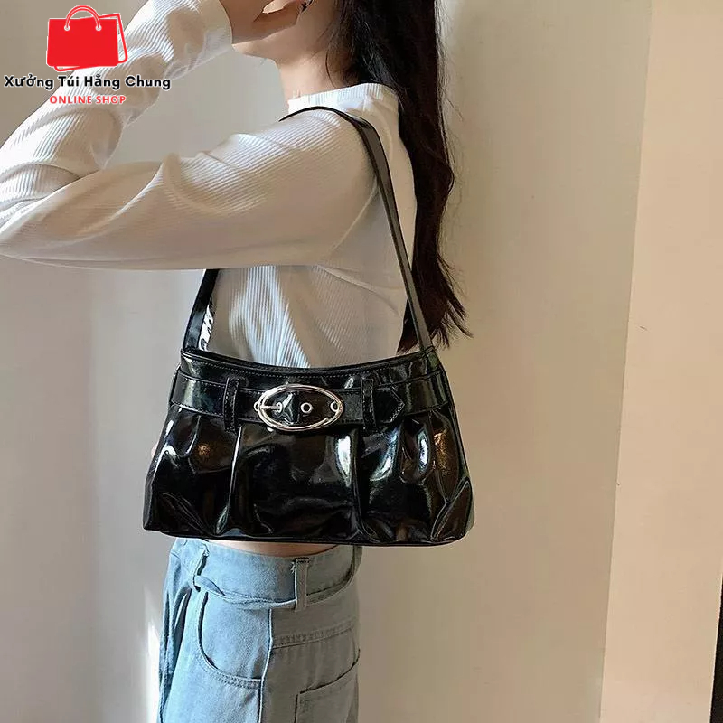 Túi xách nữ đeo vai kẹp nách da trơn màu bạc đen size 29 mẫu mới 2023 phong cách y2k