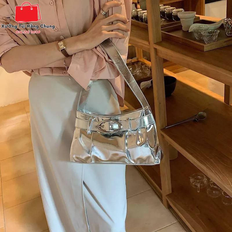 Túi xách nữ đeo vai kẹp nách da trơn màu bạc đen size 29 mẫu mới 2023 phong cách y2k