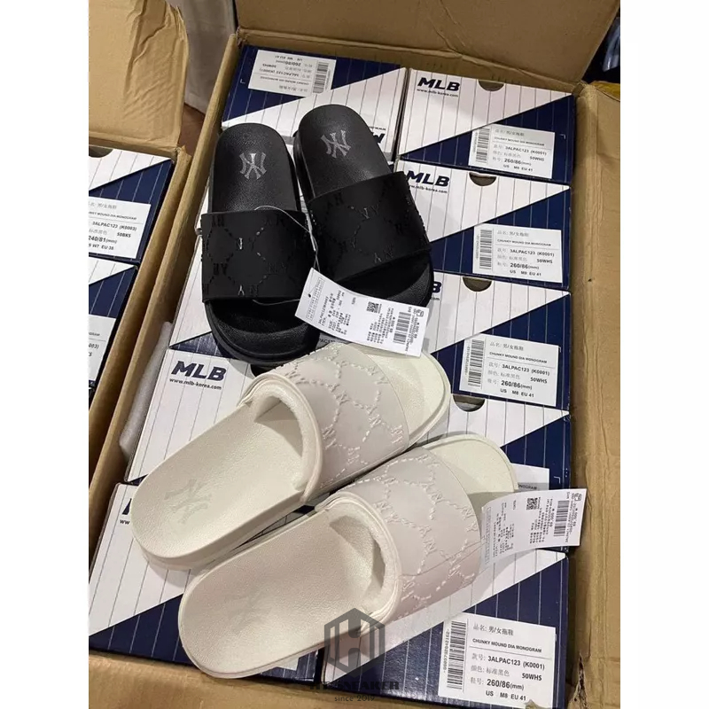 Dép MLB CHUNKY MOUND DIA NEWYORK YANKEES | DÉP QUAI NGANG MONOGRAM DIA CHÍNH HÃNG