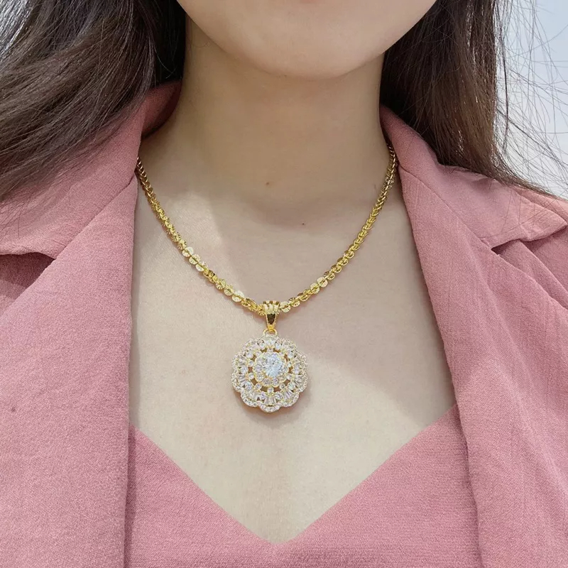 Dây chuyền công chạm kèm mặt hoa đá xi vàng Kami