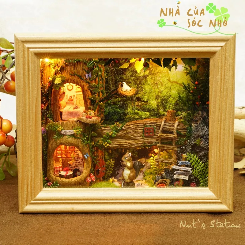 Mô hình đồ chơi DIY sáng tạo, mô hình Nhà búp bê bằng gỗ mini tự làm (có đèn LED) kiểu khung bức tranh Nhà Của Sóc Nhỏ