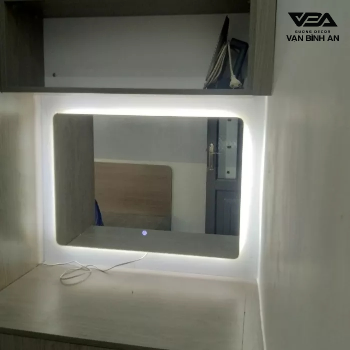 Gương chữ nhật nhà tắm 5mm cao cấp Vạn Bình An cảm ứng đèn led full kích thước nhà tắm