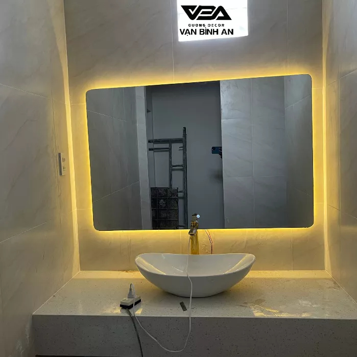 Gương chữ nhật nhà tắm 5mm cao cấp Vạn Bình An cảm ứng đèn led full kích thước nhà tắm