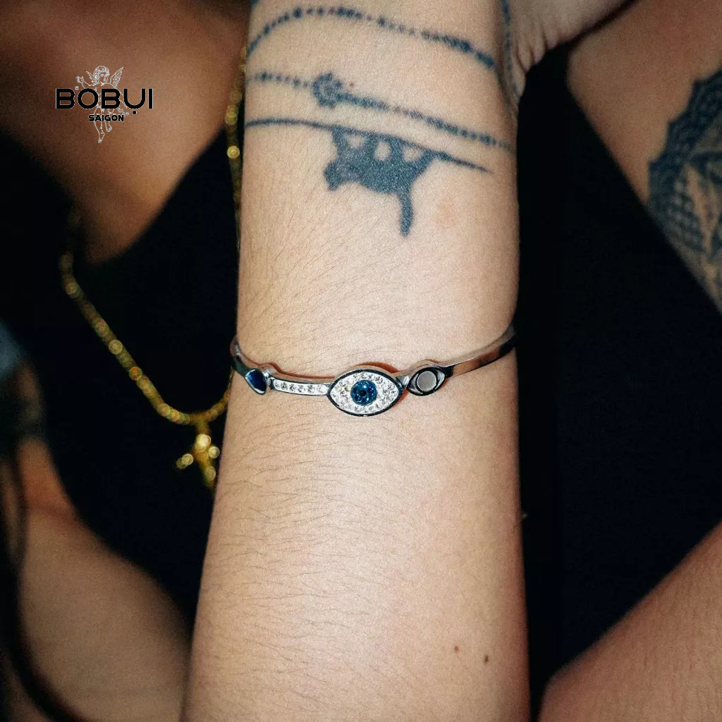 VÒNG TAY *EYES*