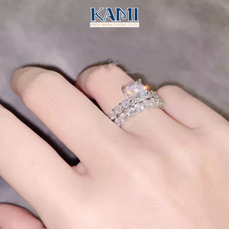 Nhẫn 2 chiếc full xoàn gắn đá 4ly nhân tạo siêu sáng xi bạch kim Kami