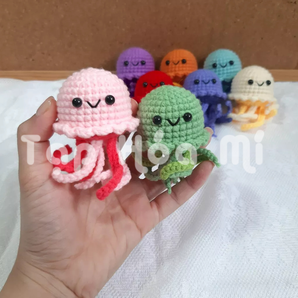 MÓC KHOÁ LEN JELLY FISH/ BÉ SỨA Ú NÙ HANDMADE ĐÁNG YÊU