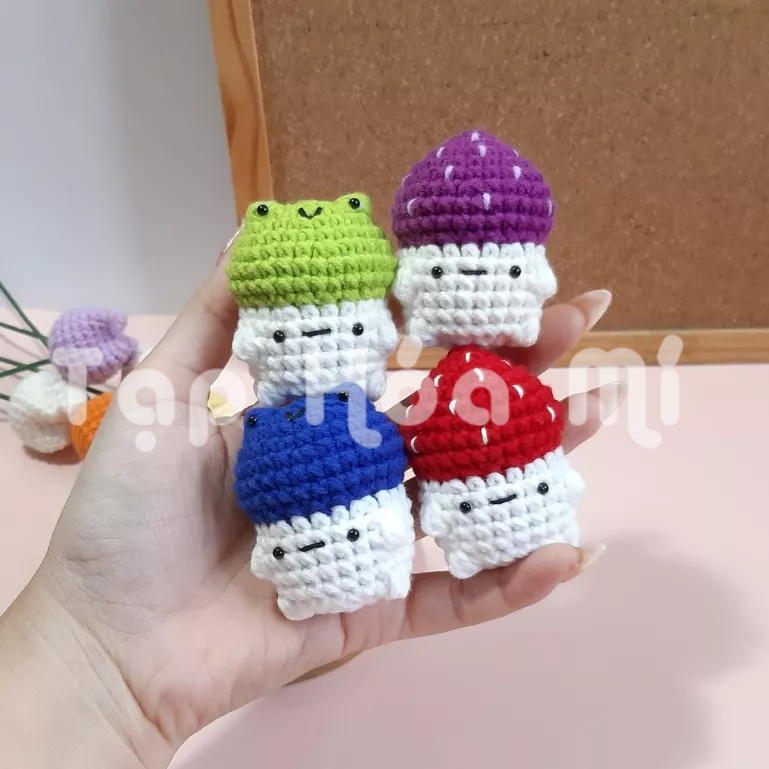 MÓC KHÓA CHUNKY MUSHROOM - CẶP ĐÔI NẤM ẾCH BÉO LÙN LEN HANDMADE