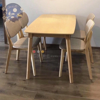 Bộ bàn ghế ăn Pearson Lloyd 4 ghế là mẫu đơn giản và thanh lịch, đặc biệt phù hợp với căn hộ chung cư có diện tích nhỏ