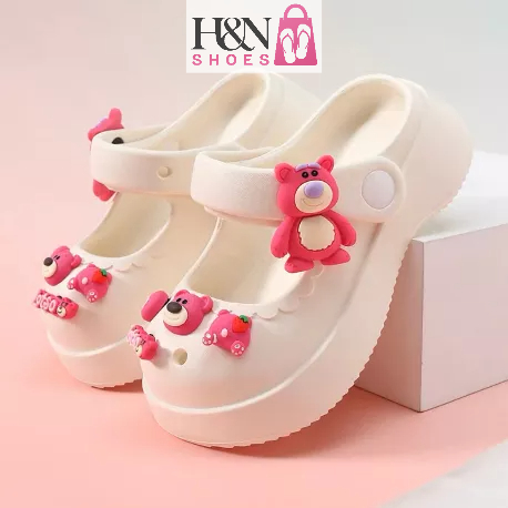 Dép Sục Cho Bé    Gắn Charm Gấu Dâu Siêu Đẹp Mềm Êm Chân Dép Quảng Châu_
