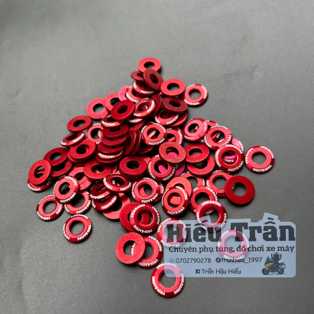 Long lốc máy có chữ màu đỏ tươi có chữ lắp mọi dòng xe