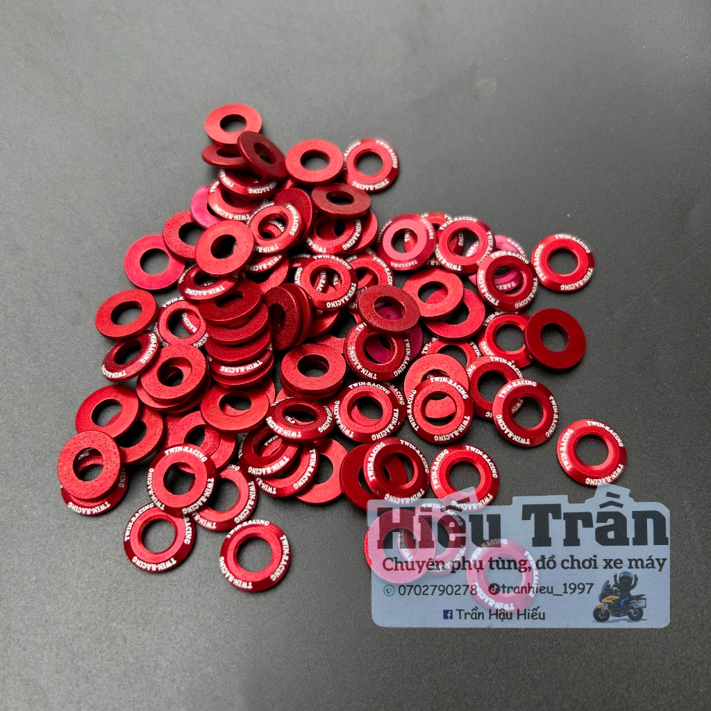 Long lốc máy có chữ màu đỏ tươi có chữ lắp mọi dòng xe