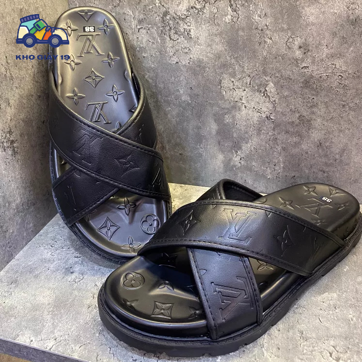 Dép nam LV, Dép lê nam quai hậu vân nổi LV đế cao su độn siêu hot 2023