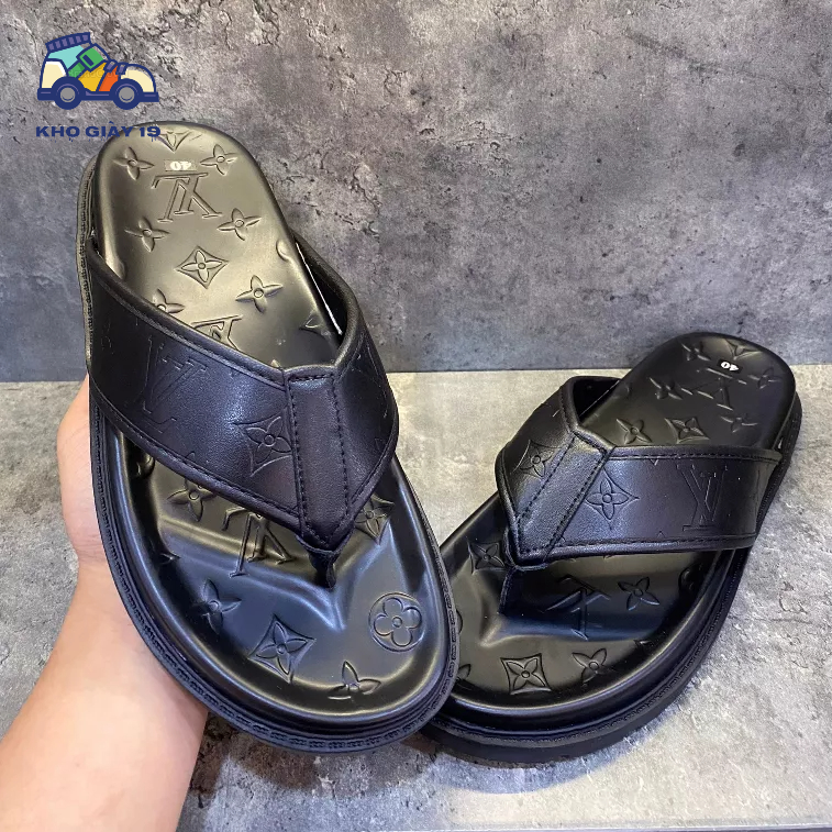 Dép nam LV, Dép lê nam quai hậu vân nổi LV đế cao su độn siêu hot 2023