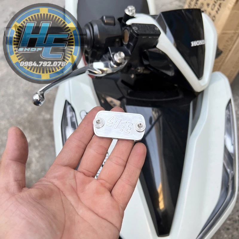 Nắp Tay Thắng Vario 2018 Inox 304 CNC