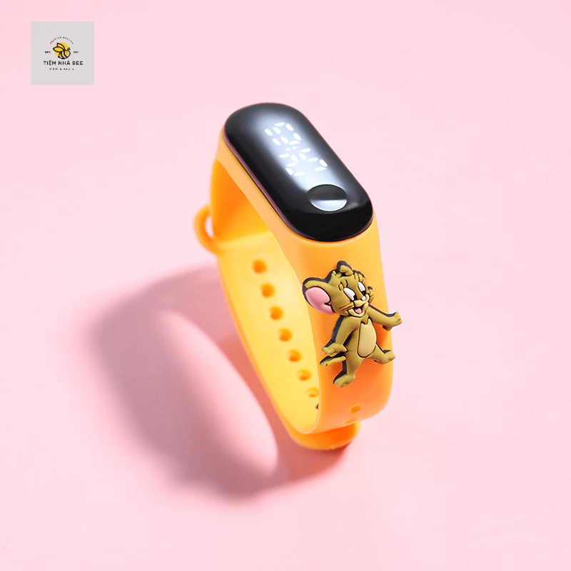 Đồng Hồ LED Điện Tử Đeo Tay Hình Hoạt Hình Siêu Nhân Cảm Ứng Chống Nước Cho Bé