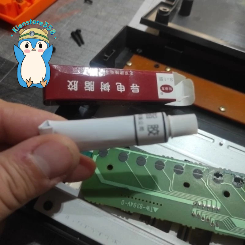 Keo dẫn điện carbon chuyên dụng cho remote, phím đàn,... .Kienstore358