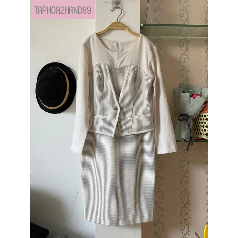 đầm công sở màu kem phối kẻ ngang giả gile size sm