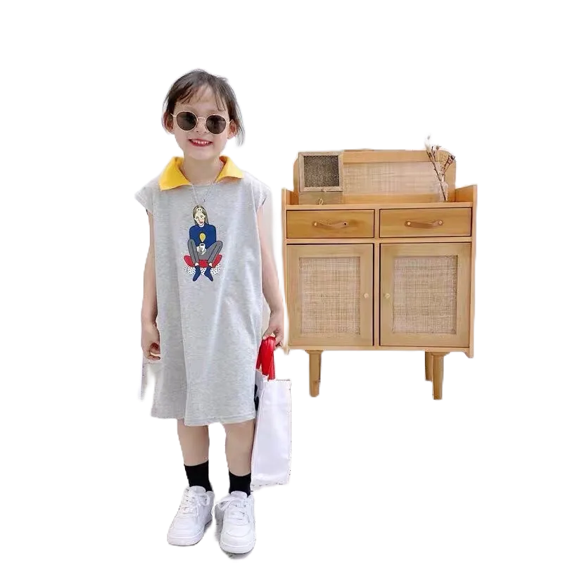 Váy dài có cổ  2 màu  in hình cô gái HONEYBEE siêu xinh cho bé gái từ 8 - 18 kg