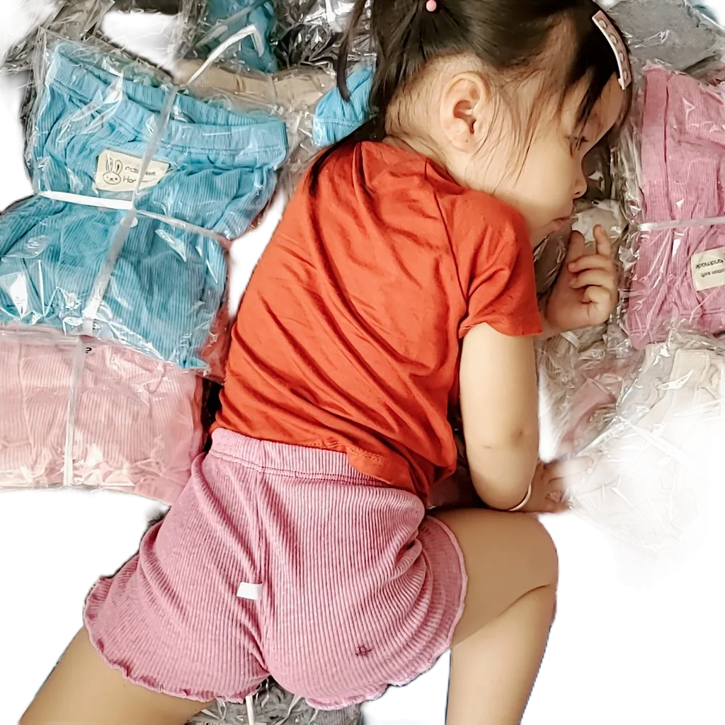 Quần đùi len tăm nhỏ tem con thỏ siêu xinh cho bé gái 8-20kg