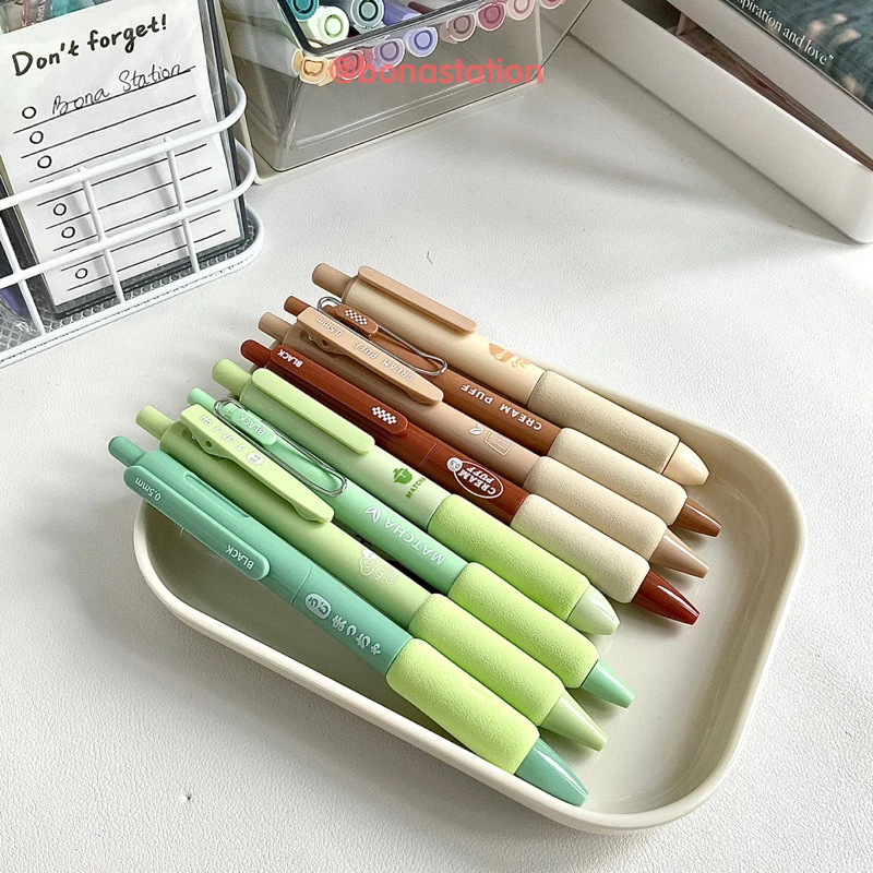 Bộ 4 chiếc bút gel ngòi ST 0.5mm mực nước đệm tay êm ái | BPN020