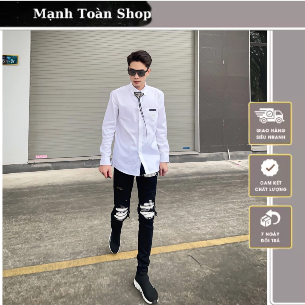 Áo Sơ mi Trắng Nam Prada Dài Tay Vải Lụa Thêu Mác Da Chữ Ngực Phối dây da logo nơ cổ công tử - Sơmi Nam Nữ Prada