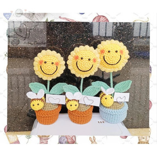Chậu hoa hướng dương mặt cười len Handmade