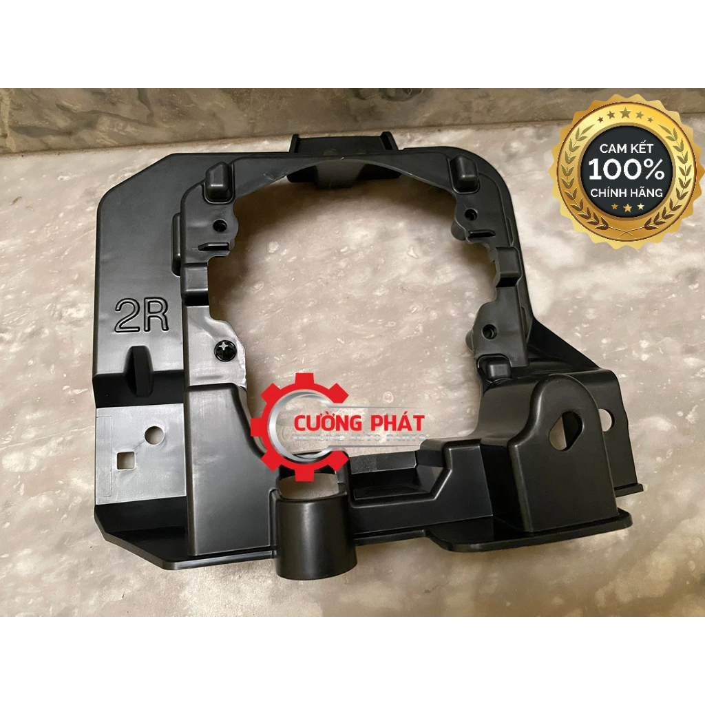 Giá bắt đèn gầm Mitsubishi Xpander 2022 8321A885, 8321A886