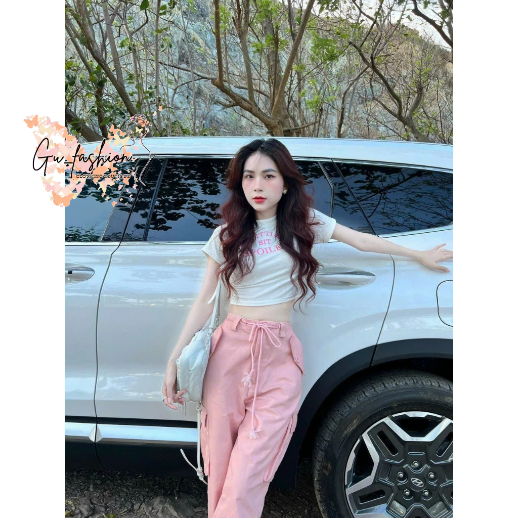 Set áo croptop in chữ và quần dài ống rộng túi hộp